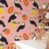 Flat Art Meyveler ve Tukanlar Pembe Zemin Duvar Kağıdı, Canlı Pembe Çocuk Odası Duvar Posteri - Görsel 4